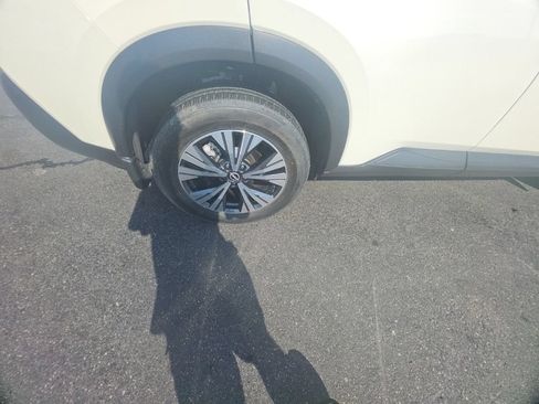Used 2023 Nissan Rogue SV AWD/4WD image 10