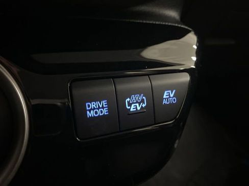 Used 2020 Toyota Prius Prime XLE image 42