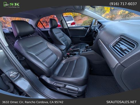 Used 2017 Volkswagen Jetta SE FWD image 33