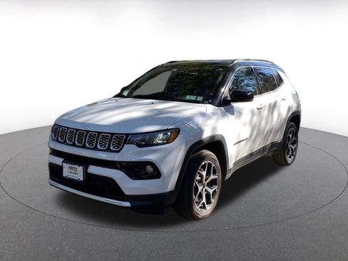 Used 2025 Jeep Compass Limited image 3