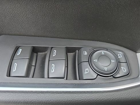 Used 2025 GMC Sierra 1500 SLT RWD image 28