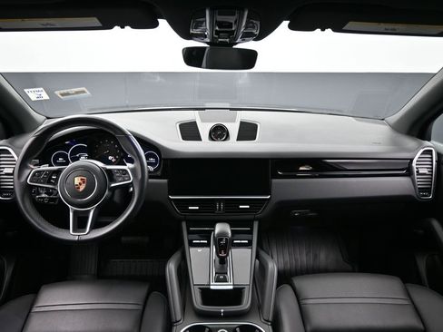Used 2021 Porsche Cayenne image 29