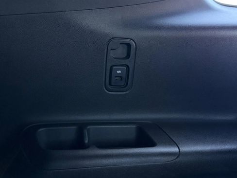 Used 2023 Chevrolet Traverse Premier w/ Redline Edition image 28