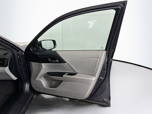 Used 2014 Honda Accord EX image 32
