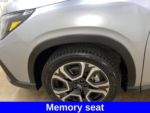 Used 2023 Subaru Ascent Limited AWD/4WD image 18