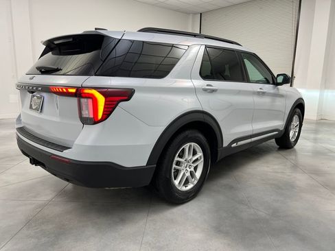 Used 2025 Ford Explorer Active image 7