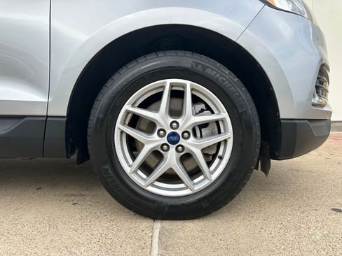 Used 2017 Ford Escape SE w/ Equipment Group 201A AWD/4WD image 9