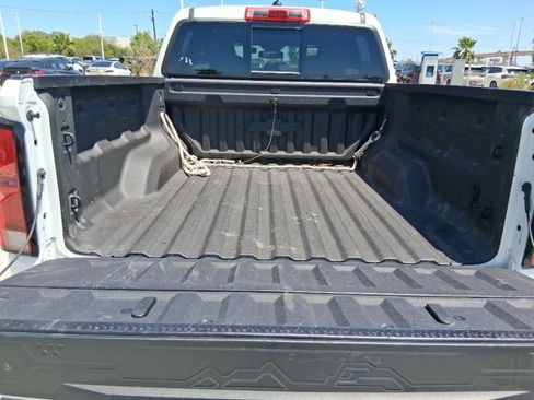 Used 2026 Chevrolet Colorado ZR2 w/ Technology Package AWD/4WD image 6