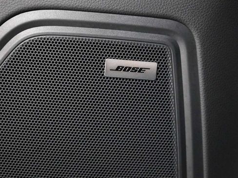 Certified 2026 Porsche Macan AWD/4WD image 16