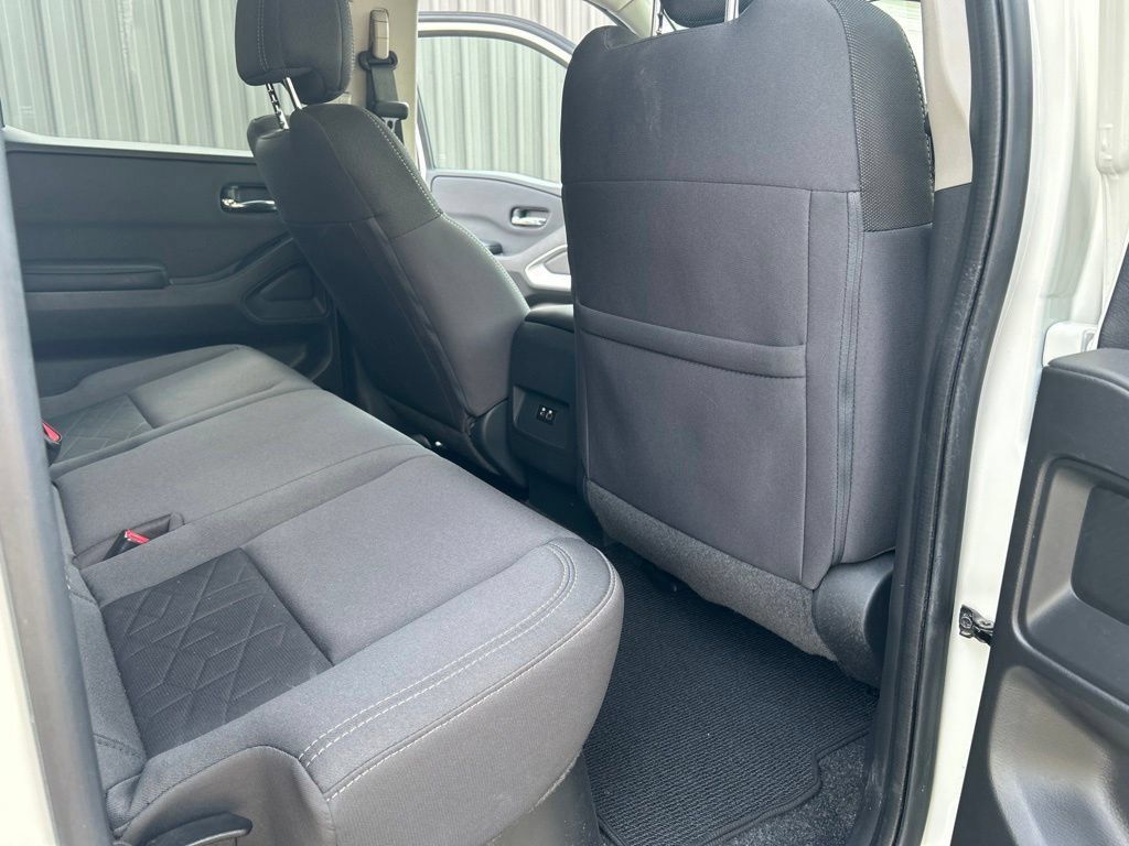 Certified 2025 Nissan Frontier SV RWD image 26