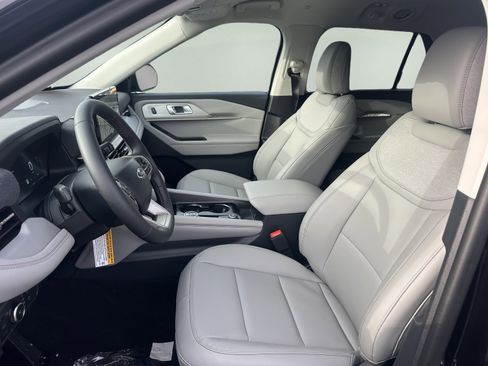 New 2026 Ford Explorer Active w/ Active Comfort Package image 9