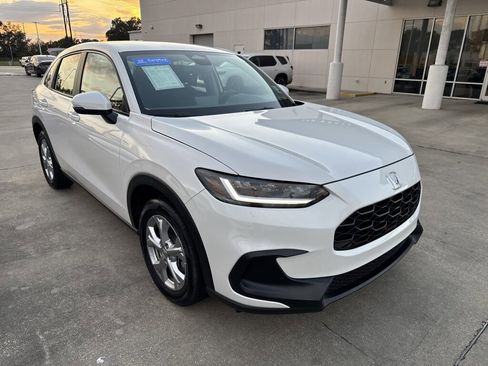 Certified 2025 Honda HR-V LX image 3