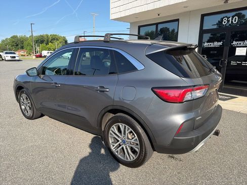 Used 2022 Ford Escape SEL w/ Class II Trailer Tow Package AWD/4WD image 6