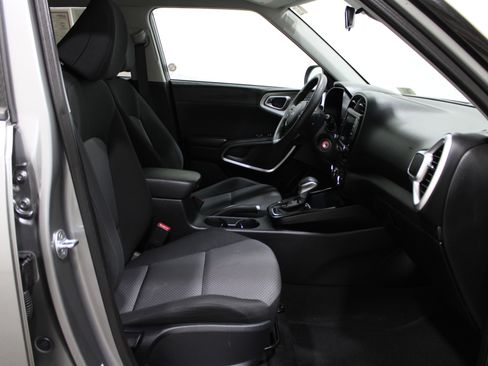 Used 2024 Kia Soul LX w/ Option Group 015 image 28