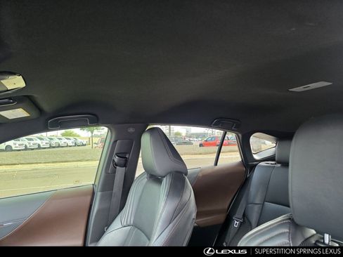 Used 2021 Toyota Venza XLE image 14