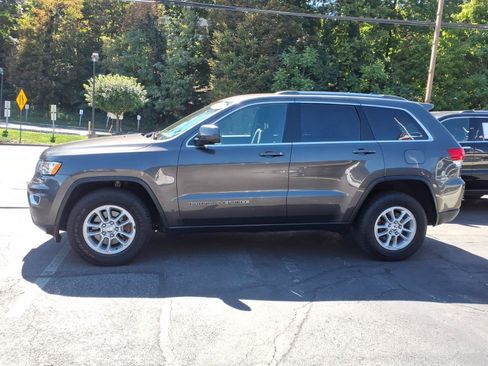 Used 2018 Jeep Grand Cherokee Laredo AWD/4WD image 8