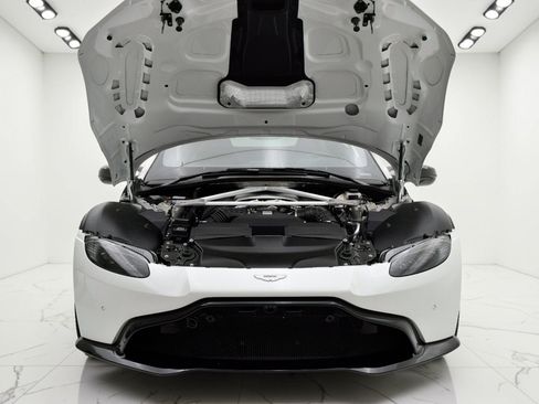 Used 2020 Aston Martin V8 Vantage Coupe RWD image 14