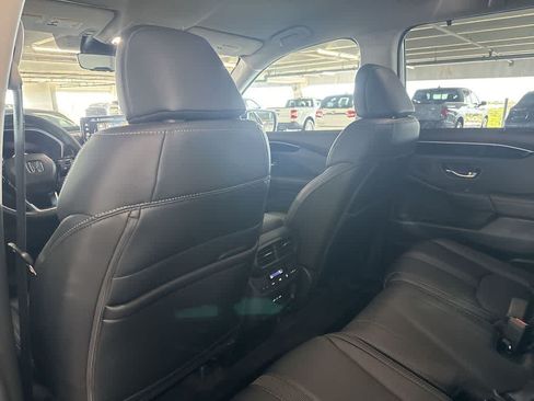 Used 2025 Honda Pilot EX-L image 22
