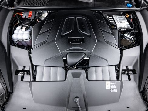 Certified 2025 Porsche Cayenne image 26