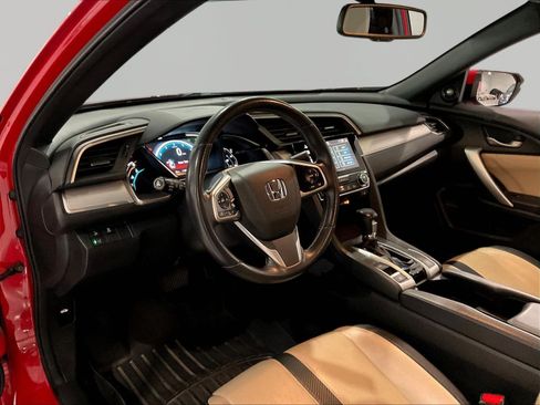 Used 2017 Honda Civic Touring image 16