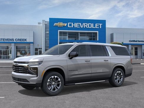 New 2026 Chevrolet Suburban LT w/ Sun And Tow Package AWD/4WD image 6