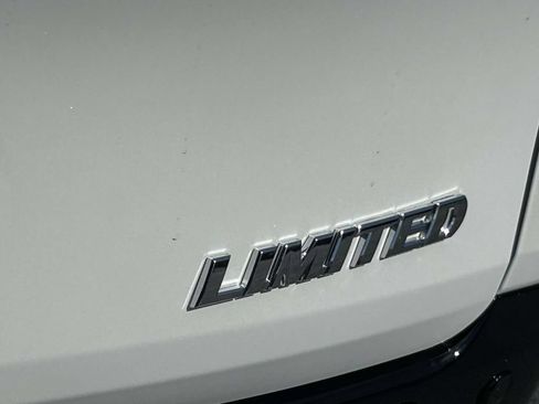New 2026 Toyota Sienna Limited FWD image 10