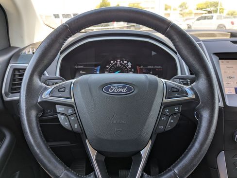 Used 2020 Ford Edge SEL w/ Cold Weather Package AWD/4WD image 18