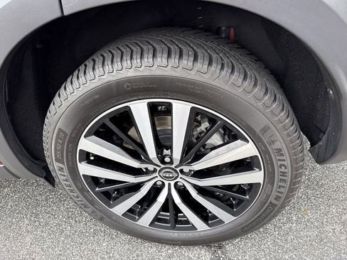Used 2023 Nissan Pathfinder Platinum AWD/4WD image 19