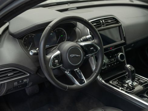 Used 2020 Jaguar XE S image 13