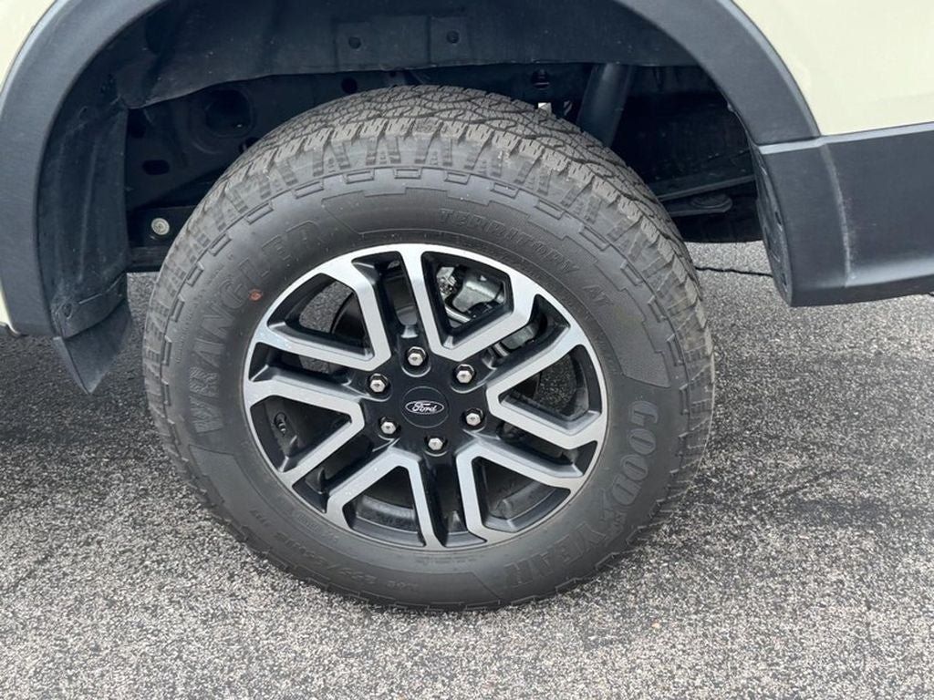 Used 2025 Ford Ranger Lariat w/ FX4 Off-Road Package AWD/4WD image 8
