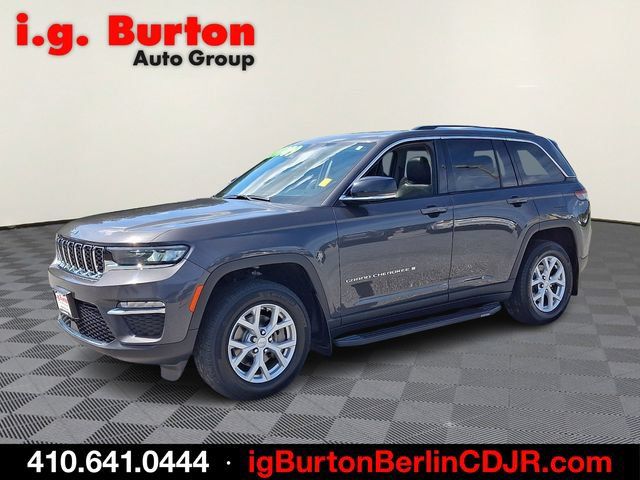 Used 2023 Jeep Grand Cherokee Limited AWD/4WD image 3