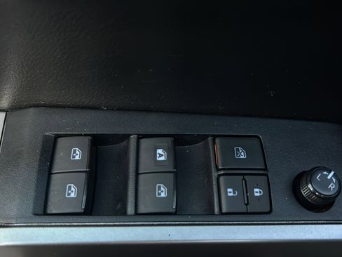 Used 2022 Toyota Tacoma SR5 w/ Technology Package image 27