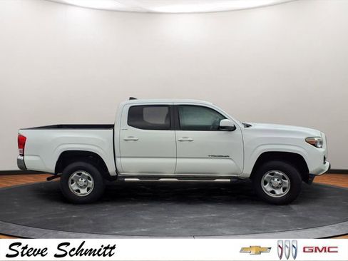 Used 2016 Toyota Tacoma SR5 w/ Towing Package image 25