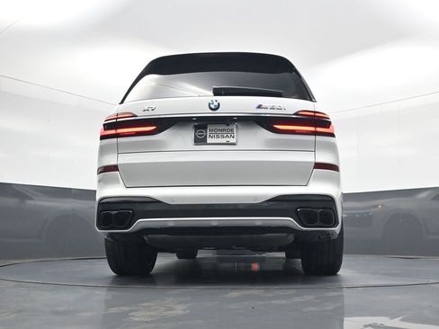 Used 2025 BMW X7 M60i w/ Executive Package image 21