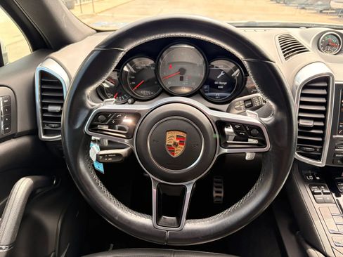 Used 2015 Porsche Cayenne S AWD/4WD image 19