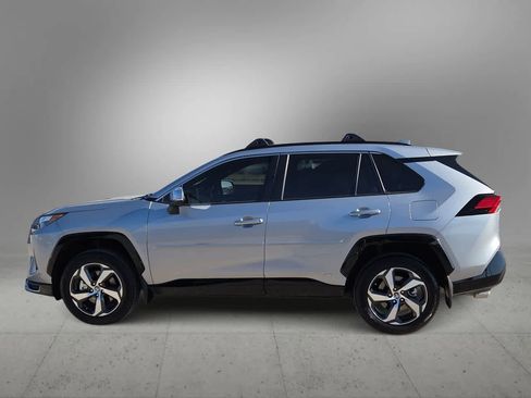Used 2025 Toyota RAV4 SE w/ Weather & Moonroof Package AWD/4WD image 5