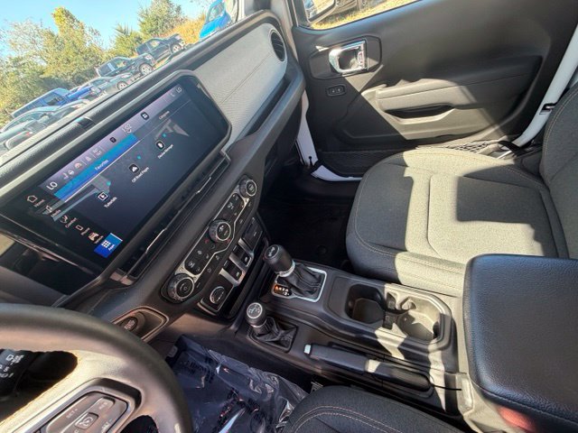 Used 2024 Jeep Wrangler Sport AWD/4WD image 20