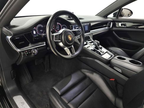 Used 2020 Porsche Panamera image 17