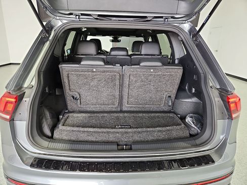 Certified 2023 Volkswagen Tiguan SE R-Line FWD image 12