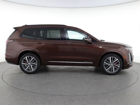 Certified 2023 Cadillac XT6 Sport w/ Technology Package AWD/4WD image 8
