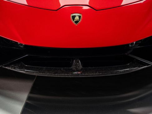 Used 2018 Lamborghini Huracan Performante image 14