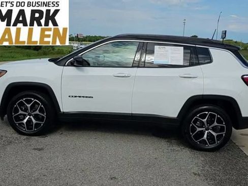 Used 2025 Jeep Compass Limited AWD/4WD image 5