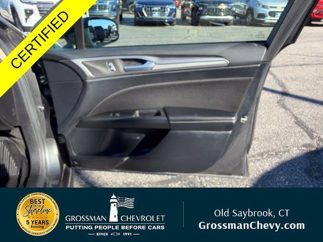 Used 2019 Ford Fusion SE AWD/4WD image 25