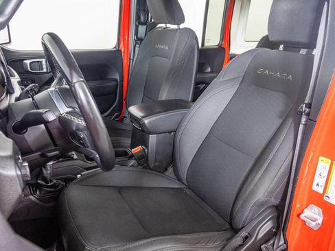 Used 2019 Jeep Wrangler Unlimited Sahara AWD/4WD image 19