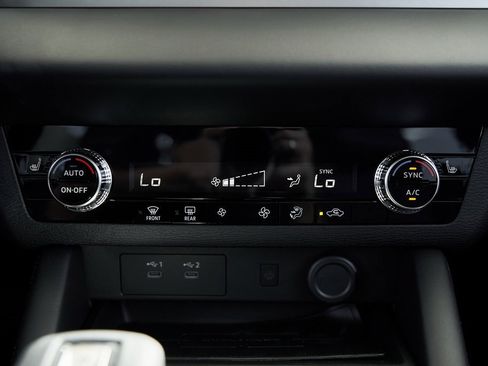 New 2025 Mitsubishi Outlander SE image 48