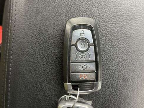 Used 2018 Ford Explorer XLT w/ Equipment Group 202A image 24