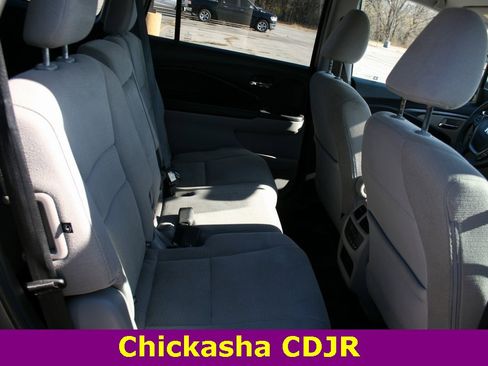 Used 2017 Honda Pilot EX image 18