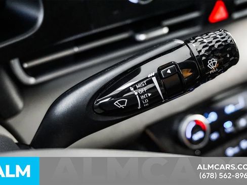 Used 2025 Hyundai Elantra Sport image 29