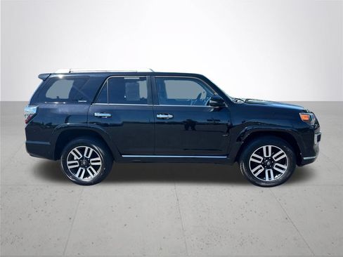 Used 2022 Toyota 4Runner Limited AWD/4WD image 6