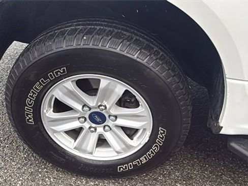 Used 2016 Ford F150 XLT image 13